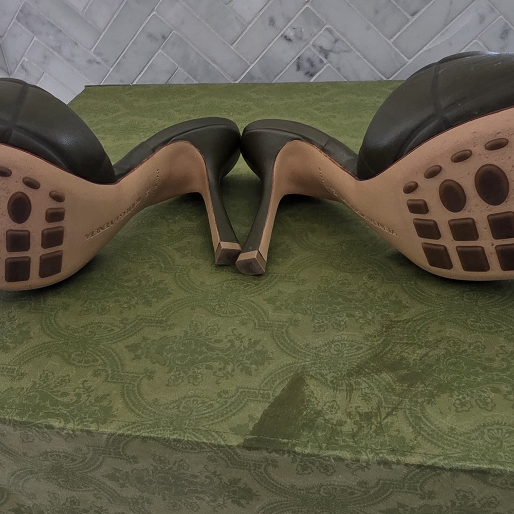 Gorgeous Bottega Veneta Lido Quilted Army Green Heels - Picture 7 of 7
